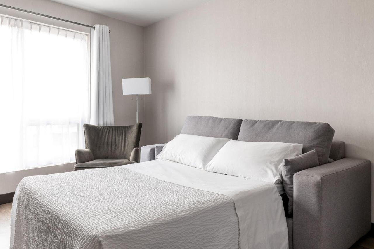 โฟร์ พอยต์ บาย เชอราตัน เลวิส คอนเวนชั่นเซ็นเตอร์ Hotel เลวีส ภายนอก รูปภาพ