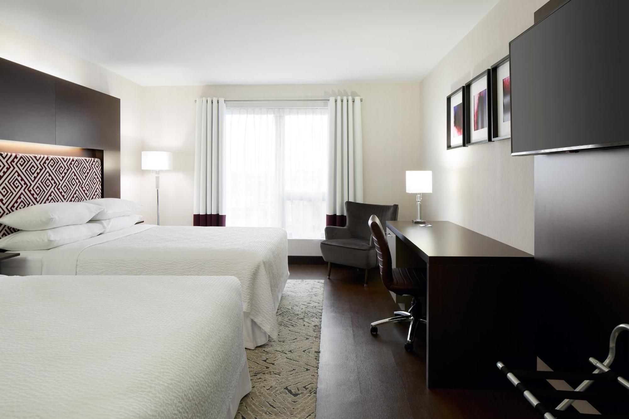 โฟร์ พอยต์ บาย เชอราตัน เลวิส คอนเวนชั่นเซ็นเตอร์ Hotel เลวีส ภายนอก รูปภาพ