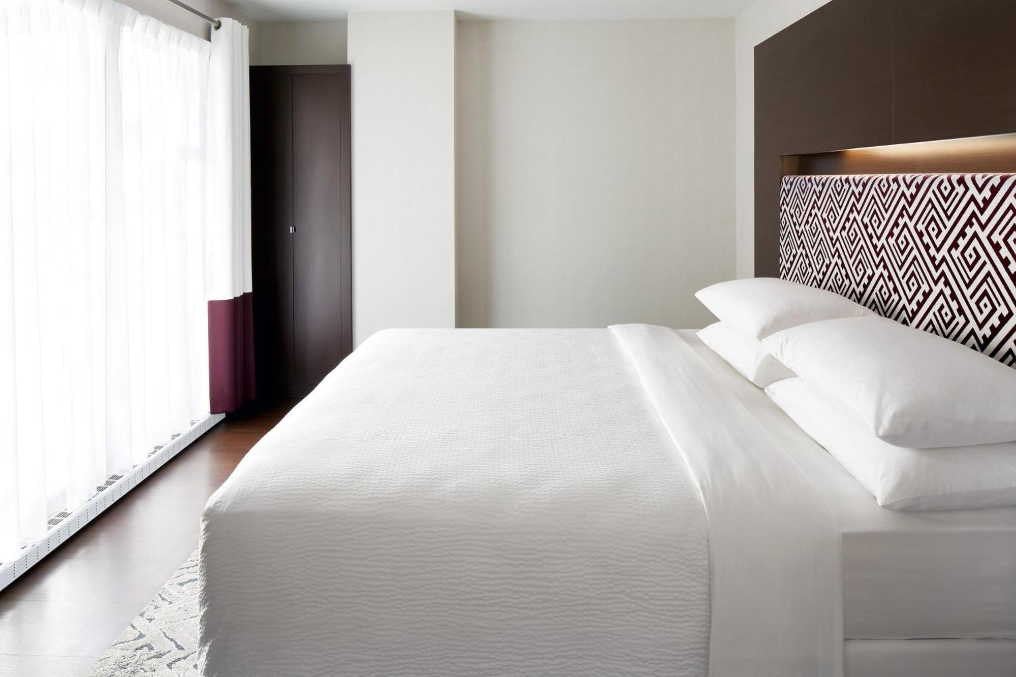 โฟร์ พอยต์ บาย เชอราตัน เลวิส คอนเวนชั่นเซ็นเตอร์ Hotel เลวีส ภายนอก รูปภาพ