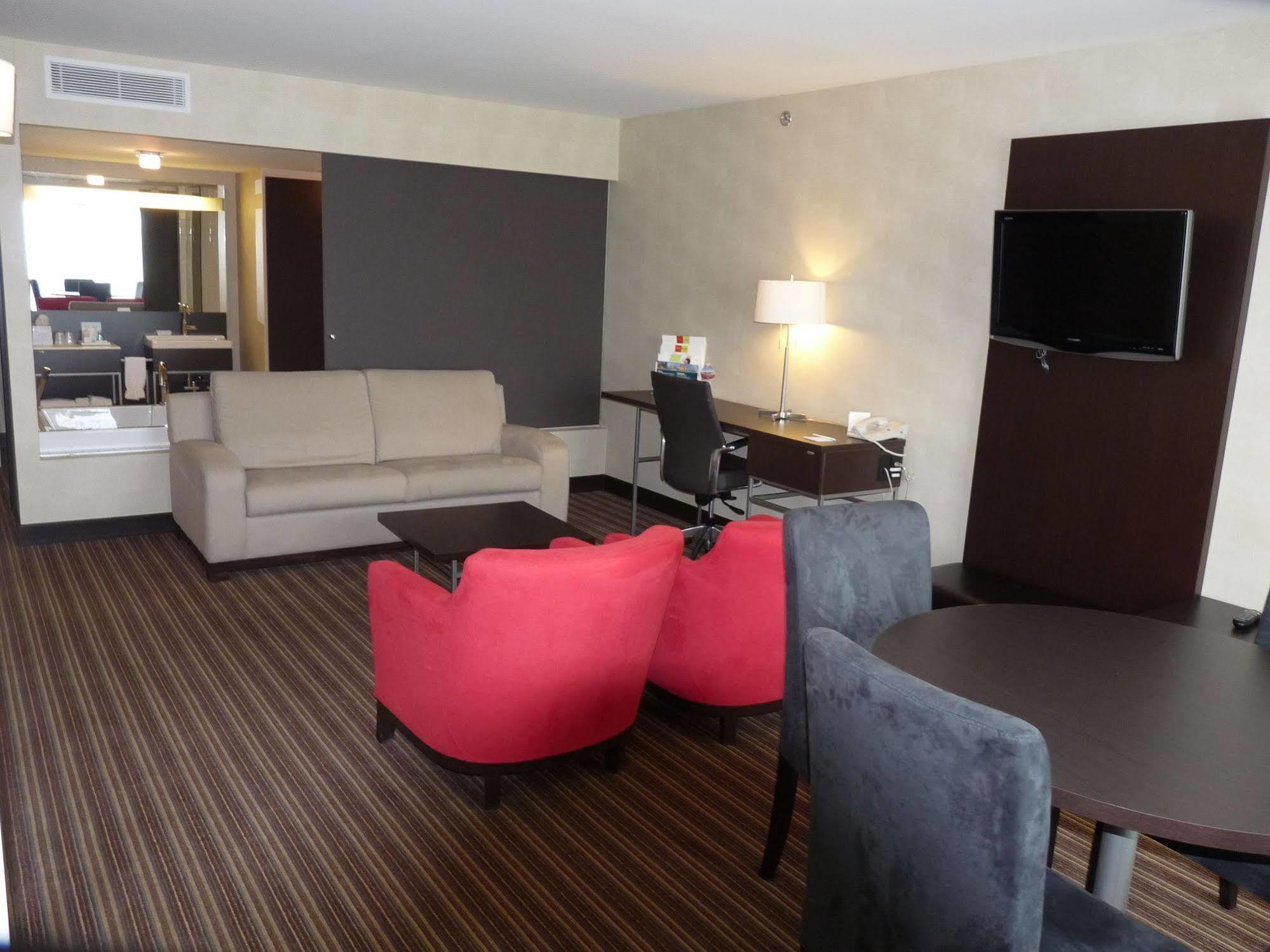 โฟร์ พอยต์ บาย เชอราตัน เลวิส คอนเวนชั่นเซ็นเตอร์ Hotel เลวีส ภายนอก รูปภาพ
