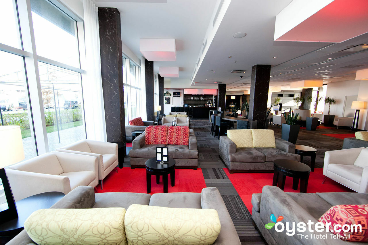 โฟร์ พอยต์ บาย เชอราตัน เลวิส คอนเวนชั่นเซ็นเตอร์ Hotel เลวีส ภายนอก รูปภาพ